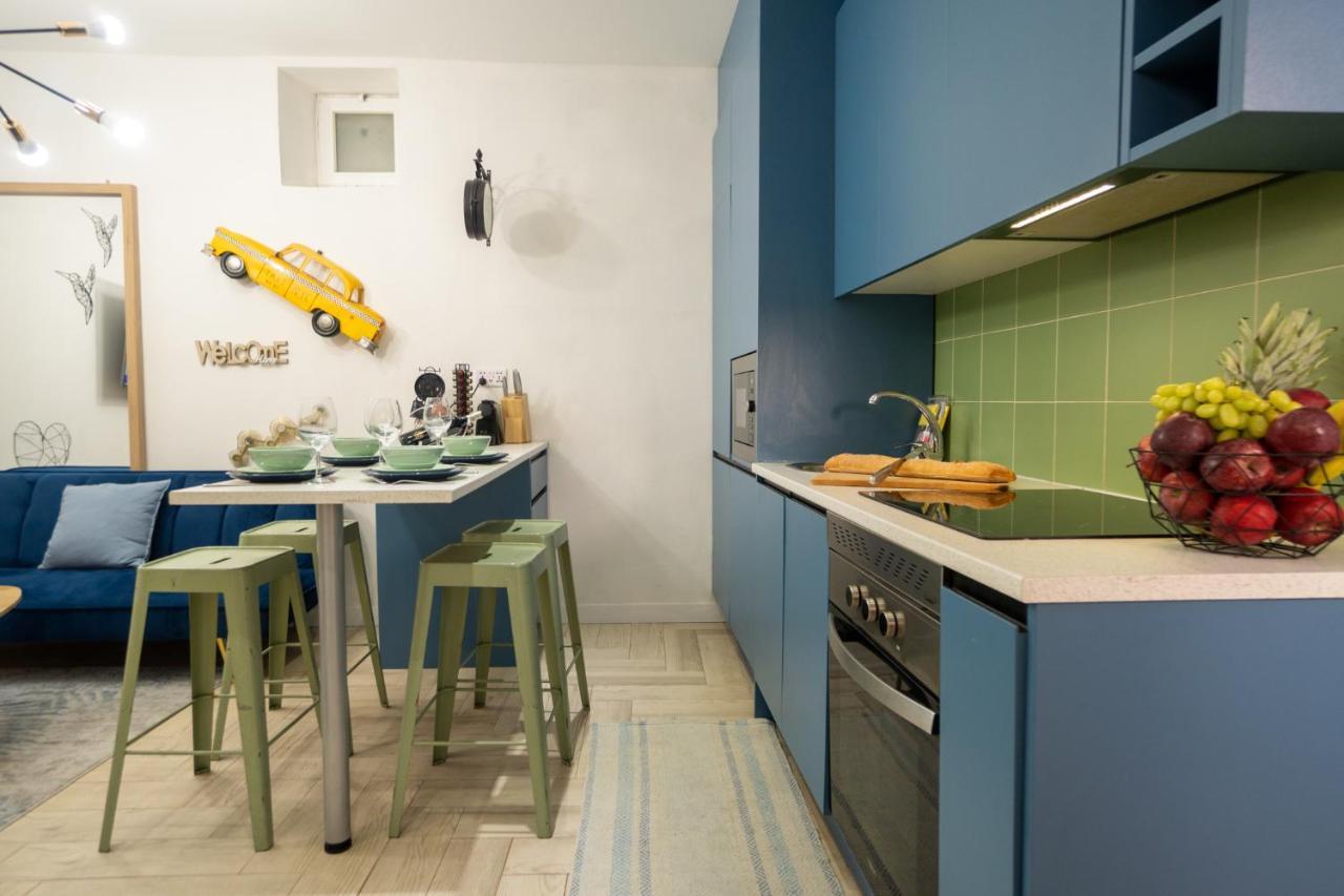 Cozy Apartment Puerta Del Sol & Private Patio Madrid Bagian luar foto