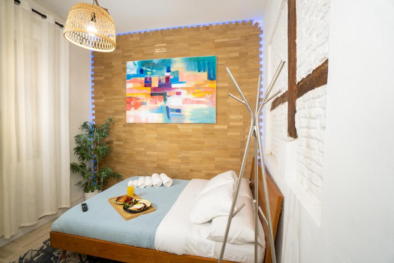 Cozy Apartment Puerta Del Sol & Private Patio Madrid Bagian luar foto