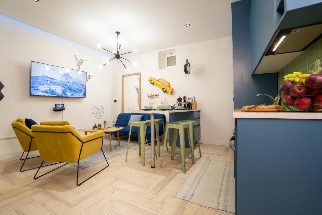 Cozy Apartment Puerta Del Sol & Private Patio Madrid Bagian luar foto