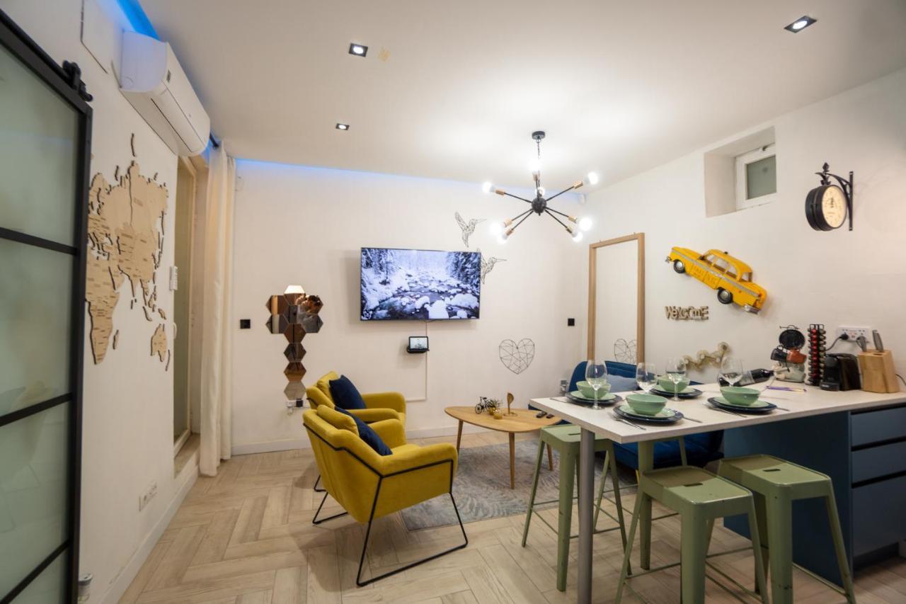Cozy Apartment Puerta Del Sol & Private Patio Madrid Bagian luar foto